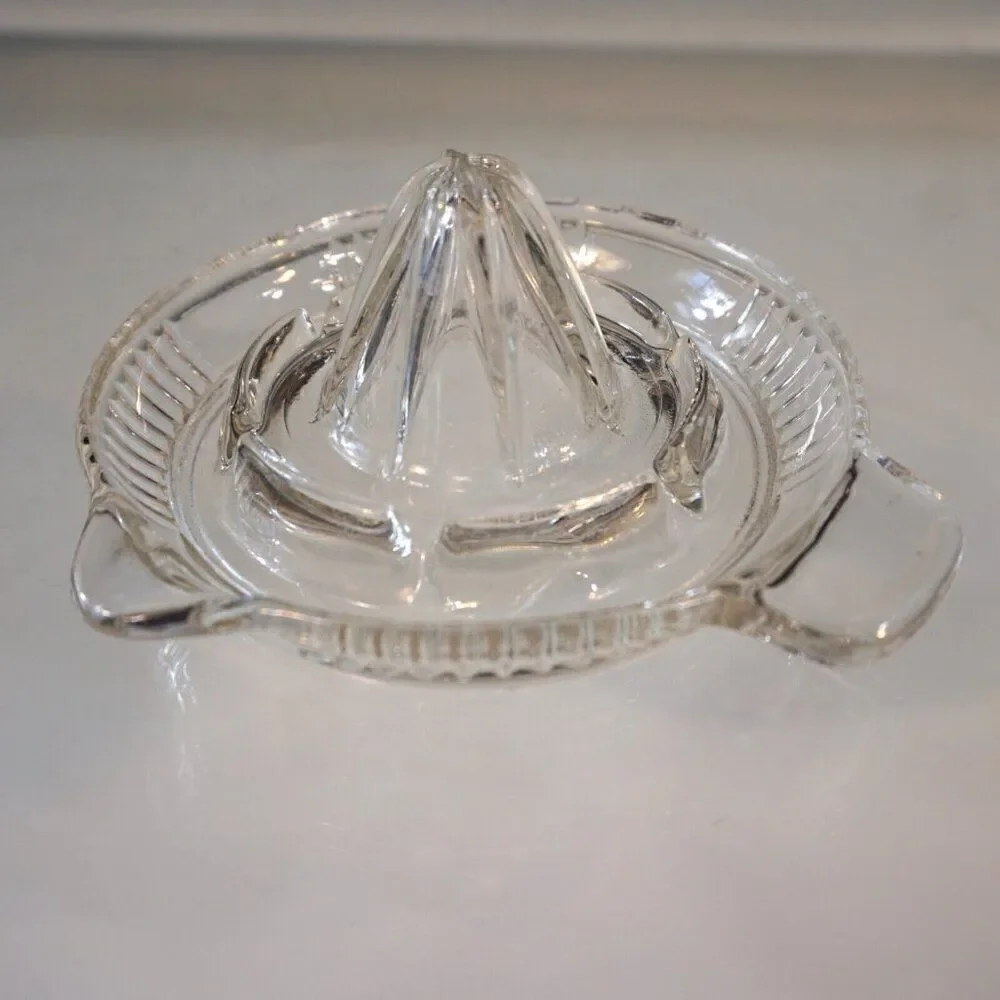 Vintage Clear Glass Hand Juicer Citrus Reamer w Pour Spout Handle